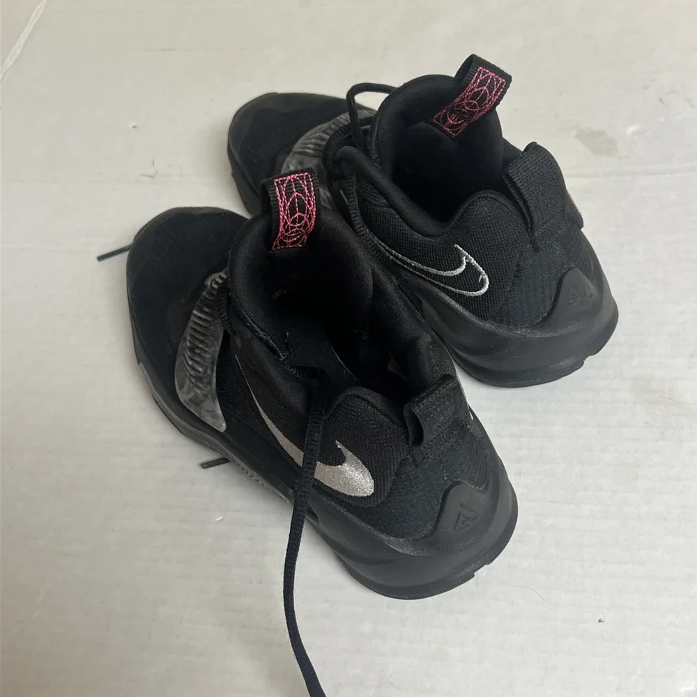 Nike‎ Zoom Freak 3 GS 'Black Metallic Silver' DB4158-002 4.5Y No Box.